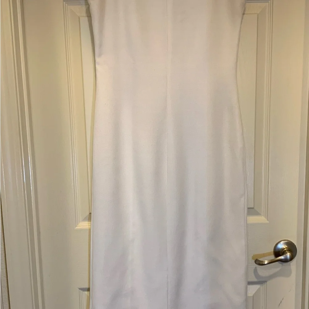 Elegant White Sleeveless Maxi Dress - Picture 2 of 5